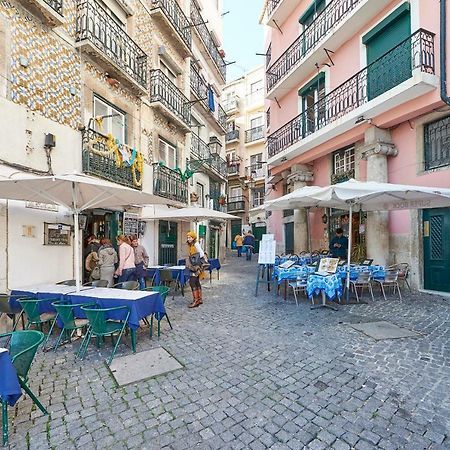 Charming Apartment In Alfama Lisbona Esterno foto
