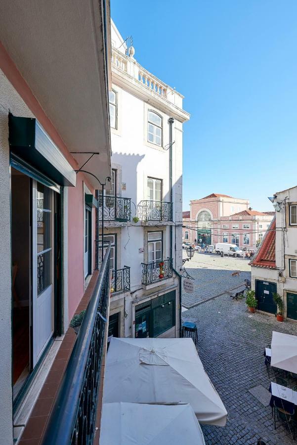 Charming Apartment In Alfama Lisbona Esterno foto
